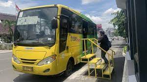 Kerja di trans jogja : Halte Sudirman 1 Dan 2 Di Yogyakarta Belum Dibuka Penumpang Trans Jogja Kepanasan Tribun Jogja