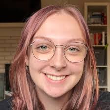 Holly Mudd's Instagram, Twitter & Facebook