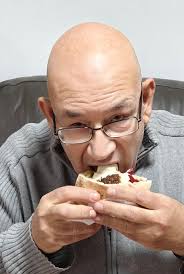 תגידו מה עם הפלאפל בתחנת רכבת בבנימינה כל חיילי גולני היינו אוכלים שם הוא  עוד קיים ?