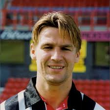 🥂 Former Mariner, Mark Lever will be joining us in McMenemy's for our next  home game against Notts County