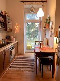 Dies mal gibt es bei tapetenwechsel viel geschwisterliebe: Gemutliche Kuche Mit Lichterkette Und Balkonzugang Kuche Esszimmer Einrichtung Einrichtungsidee Esstisch Kuchenzeile Kitche Home Cozy Kitchen Home Deco