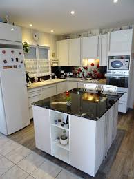 Découvrez l'univers cuisine équipée sur mesure, choisissez votre ambiance, votre style, couleurs, implantation et créez votre projet cuisine à petit prix avec cuisinella. Cuisine Sur Mesure A Brem Sur Mer Avec Ilot Central G Viaud Cuisines Et Meubles