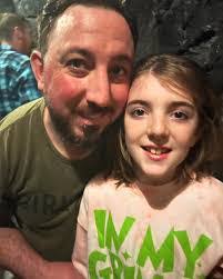 Julie Ludden's Instagram, Twitter & Facebook