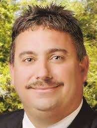 Efrain Troche's Instagram, Twitter & Facebook