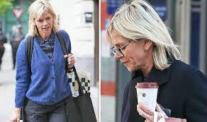 The zoe ball podcast podcast. Zoe Ball Bbc Radio 2 Host Reveals Illness As Fans Ask Where She Is This Morning Celebrity News Showbiz Tv Express Co Uk
