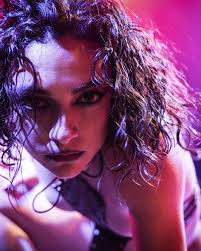 𝐕𝐄𝐍𝐔𝐒 𝐁𝐎𝐗 𝐅𝐎𝐑𝐌𝐀𝐓𝐈𝐎𝐍 È una reale formazione Heels rivolta a  chi non ha alcun tipo di studio della sua tecnica , a chi nonostante  qualche lezione continua a sentirsi impacciato e a