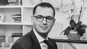 Banker wins just £1,500 over work sexism claim