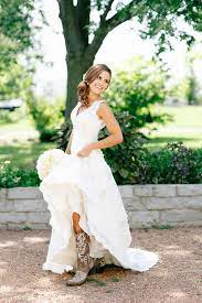 Cowboy Boots And Weddings Cowgirl Magazine Country Style Wedding Dresses Country Wedding Dresses Rustic Wedding Dresses