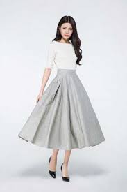 Sedangkan untuk baju adat untuk perempuan hanya menggunakan kebaya yang dilengkapi dengan rok panjang pada bagian bawahnya. Aneka Jenis Rok Beserta Contohnya Wanita Wajib Tahu Terlengkap