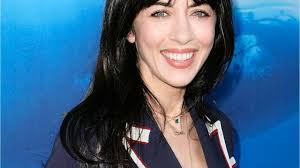 Très occupée par la promotion de ses albums ou ses tournées aux quatre coins de france, nolwenn. Nolwenn Leroy Pudique Sur La Beaute De Son Fils Marin Il Est Pas Mal Gala