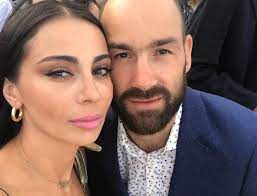 Με ένα συγκινητικό μήνυμα στον προσωπικό της λογαριασμό στο instagram θέλησε η ολυμπία χοψονίδου να σχολιάσει την απόφαση του συζύγου της βασίλη σπανούλη να αποσυρθεί από την. Olympia Xopsonidoy To Tryfero Throwback Kai H Ekplh3h Gia Ta Gene8lia Ths In Gr