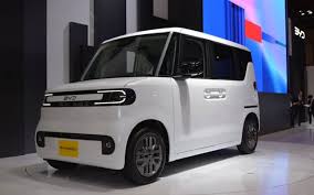 BYD、日本の軽EV市場に参入 ハイブリッド武器に迎え撃つ国内勢