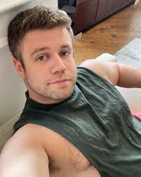 Greg Bloomer's Instagram, Twitter & Facebook