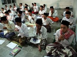 Sebagaimana pengertian kebudayaan tersebut sebagai sebuah hasil karya budi daya manusia. Contoh Esai Islam Di Indonesia Dan Pondok Pesantren Eureka Pendidikan