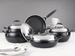 Granit tava veya seramik tencerelerdeki kuru, yanmış, inatçı yağ lekelerinden çaba sarf etmeden kurtuluyoruz! Karaca Tencere Seti Kadinlar Kulubu