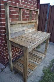 All Things Quilty And Sewy Pallet Potting Table Potting Benches Diy Garden Work Bench Pallet Garden Benches