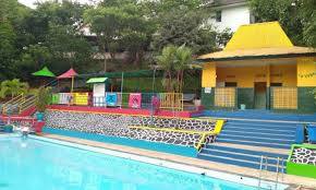 Harga tiket masuk wisata ini untuk per orangnya terdapat beberapa pilihan yang bisa kamu pilih sesuai kebutuhan. 18 Kolam Renang Di Malang Tiket Masuk Murah Foto Fasilitas Lokasi