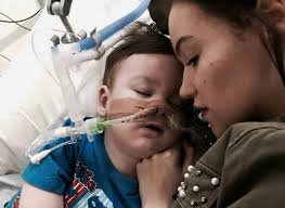 È Hilda Gwilliams ad aver allontanato Kate dal figlio Alfie ⋆ Breviarium