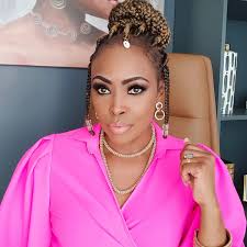 In the gym, the weight doesn't get lighter, you get stronger. In life,  things don't become easier you get better at handling them. Don't stop  growing. #happymondayeveryone