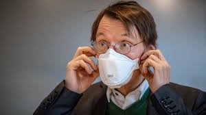 Lauterbach, mdb, ist das modell des gesundheitsfonds, das im mittelpunkt der maßnahmen steht, kein »erfolgsmodell«. Karl Lauterbach Der Ewige Mahner In Der Corona Politik Br24