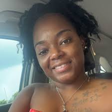 What outdoor jobs are available in Destin after May 14?