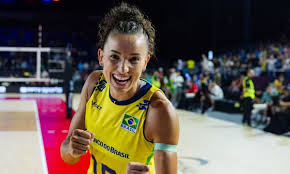 Gabi Guimarães não estará na Seleção para as finais de vôlei; entenda