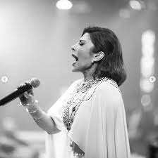وغنّت باقة من أغانيها القديمة والجديدة. ØµÙˆØ± Ø£ØµØ§Ù„Ø© Ø¹Ù† ØºÙ†Ø§Ø¦Ù‡Ø§ Ø¹Ù„Ù‰ Ø§Ù„Ù…Ø³Ø±Ø­ Ø£Ø¬Ù…Ù„ Ø£ÙˆÙ‚Ø§ØªÙ‰ Ø¹Ù„Ù‰ Ø§Ù„Ø¥Ø·Ù„Ø§Ù‚ Ø¹ÙŠÙ†