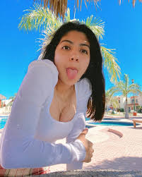 Descárgate ya el pack por mediafire de l onlyfans en hd y gratis. Zeiuss Katia Vlogs Photos