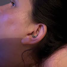 16G Cabeza de cráneo Diseño de rosa Hojas verdes Segmento Anillo de tabique 