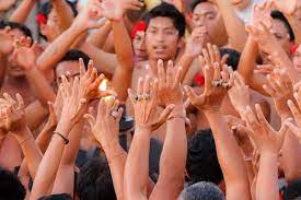 Tari manipuren adalah tari kreasi baru yang dikembangkan dari koreografi dan gerakan tari manipuri yang berasal dari daerah manipur di india timur. Nama Tari Tradisional Dan Tari Kreasi Baru Beserta Daerah Asalnya Materi Tema 8 Kelas 4 Sd Dan Mi Halaman 75 Portal Jember