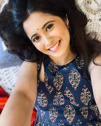 How's your Sunday going?😉 . . . Beautiful Outfit by @anmayeevastra 😘 . .  . #GayatriDatar #selfie #pout #wink #cute #Swag #ZeeMarathi #TulaPahateRe  #IshaNimkar #ZeeYuva #NimmaShimmaRakshas #LadiesZindabad #ChalaHawaYeuDya  #chyd #Celebrity ...