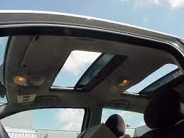 Fiat idea com o teto solar webasto hollandia 500 freedome instalado pela equipe técnica da camargo teto solar. Showroom