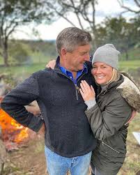 #4 jacobz was previously engaged to his fiancee who goes by name oh_ray on her instagram profile. Samantha Armytage Is Engaged To Boyfriend Richard Lavender Oltnews