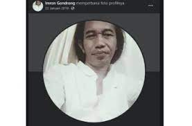 Melalui akun miliknya di twitter, iwan fals mengunggah foto bersama jokowi. Tangan Digigit Hewan Ini Netizen Pusing Cari Paspampres Jokowi Hitekno Com