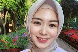 Ayanajihyemoon #muallafkorea #stylehijabterbaru tutorial hijab ayana jihye moon, fashion ayana jihye moon get to know ayana jihye moon personally! Ayana Jihye Moon Jalani Ramadhan Tak Sendirian Lagi Tahun Ini Antara News
