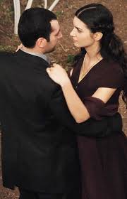Demir (murat yıldırım) ve tuba büyüküstün (asi). Bu Asklar Hic Unutulmadi