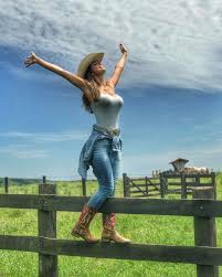 Every country has beautiful ladies, but here, we list the top 12 countries with the most beautiful we agree that beauty is a very subjective notion, but many people around the world believe that more. Pin On Hot Girls