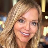 Nora Hardy's Instagram, Twitter & Facebook