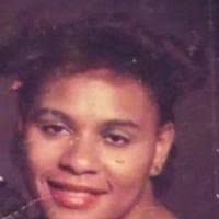 Elaine Gooch's Instagram, Twitter & Facebook