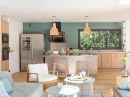 Lumiere Espace Et Douceur De Vivre Pour Cette Maison De Vacances En 2020 Maison Maison De Vacances Decoration Cuisine