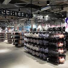 Maybe you would like to learn more about one of these? Fotos Bei Primark Neuperlach Munchen Bayern