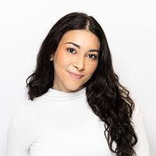 Donna Duca's Instagram, Twitter & Facebook