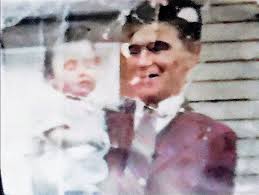 Can someone add letters to a sign in a photo?