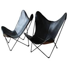 Pair Of Hardoy Leather Butterfly Chairs From A Unique Collection Of Antique And Modern Lounge Chairs At Https Www 1stdibs Com Furniture Seating Loung Mobilia