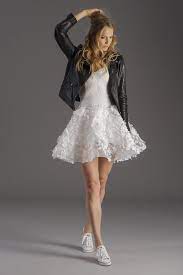 Epingle Par Valcarrortolan Sur Bride Dresses Robe De Mariee Rock N Roll Robe De Mariee Parfaite Tenue Mariage Rock