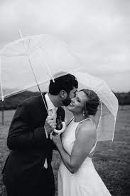 Rainy Rustic Wedding In Brevard Nc Rainy Wedding Photos Mountain Wedding Photos Nc Wedding Venue