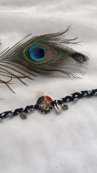Panchmasi rakhi  #panchmasi#panchmasifunction#panchmasiyuvidhi#panchmasirakhi#panchmasiya#panchmasirakshasutr❤️📿#Waterproofrakhi#resinrakhi#resinbroach#Resinpanchmasi#gujarat#india#dmfororder#instaviralvideo❤️#instareel#instadaily#instagram
