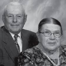 Lois Mears's Instagram, Twitter & Facebook