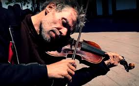 Un SDF se fait voler son violon, l'Orchestre de Montréal lui en offre un  tout neuf