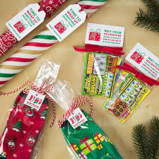 Cool and creative gifts under $10 for your coworkers. Easy To Make Employee And Coworker Gifts For The Holidays Avery Com